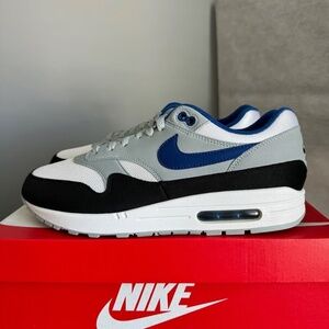 Nike Air Max 1 (Mens sz 10.5)
